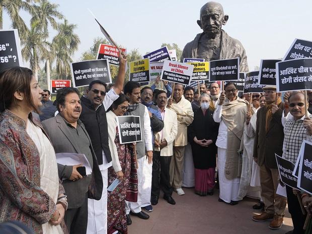 विपक्षी-नेताओं-ने-संसद-में-किया-विरोध,-भारत-चीन-फेसऑफ-पर-चर्चा-की-मांग