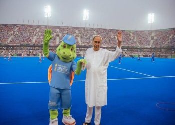 ओडिशा-के-मुख्यमंत्री-पटनायक-ने-राउरकेला-में-भारत-के-सबसे-बड़े-हॉकी-स्टेडियम-का-उद्घाटन-किया