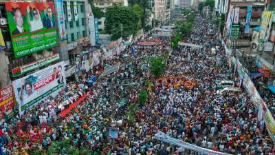 विशाल-विरोध-प्रदर्शन-में-बांग्लादेश-नेता-को-पद-से-हटाने-की-मांग-की-गई