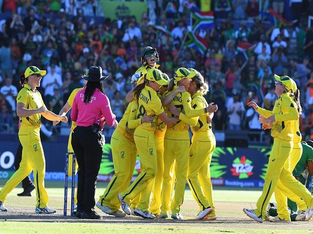 women's-t20-wc-final:-australia-defeat-s.-africa-by-19-runs,-win-6th-title