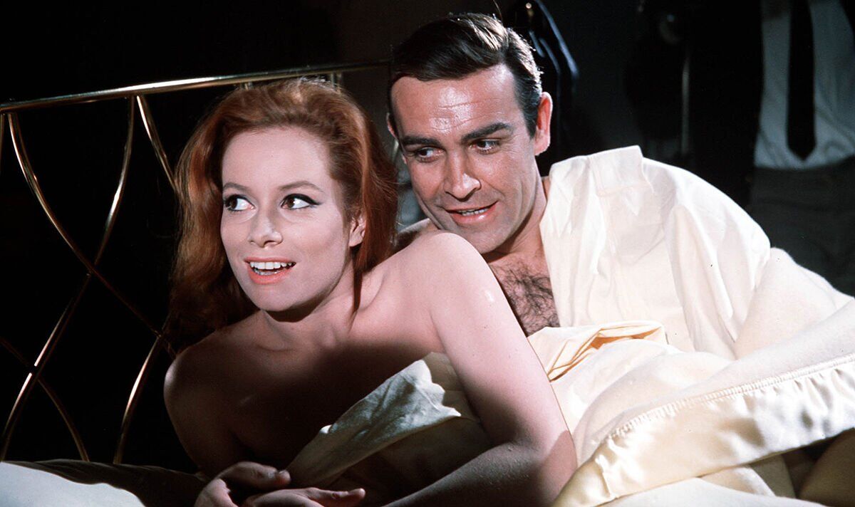 sean-connery-bond-girl-on-reality-behind-007-love-scenes