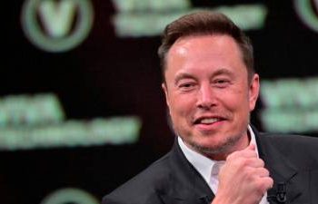 musk-called-‘illiterate’-over-s.africa-‘genocide’-claim