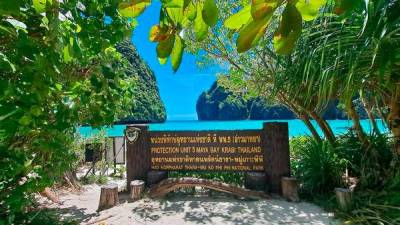 famous-maya-bay-beach-in-thailand-to-close-for-two-months