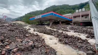 residents-in-kaohsiung,-taiwan-evacuated-due-to-torrential-rain