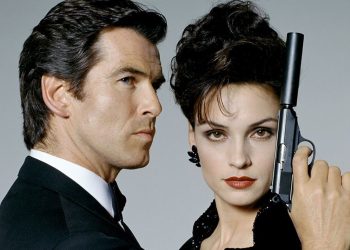 pierce-brosnan-bond-girl-‘thrown-to-the-wolves’-after-goldeneye