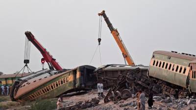 pakistan-begins-probe-into-cause-of-deadly-train-crash