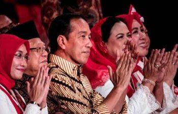 jokowi:-asean-should-become-anchor-of-world-peace