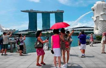 singapore-celebrates-58th-national-day-with-full-scale-physical-parade-at-padang