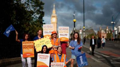 uk-accuses-striking-doctors-of-harming-patients