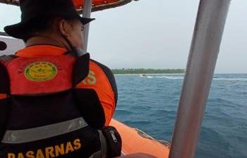 boat-with-4-australians-missing-off-indonesia,-officials-say