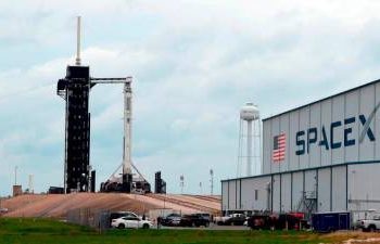 spacex-says-today's-launch-of-falcon-9-with-starlink-satellites-postponed-due-to-hurricane