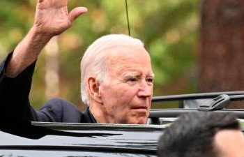 biden-heads-to-hawaii-to-view-damage,-meet-survivors