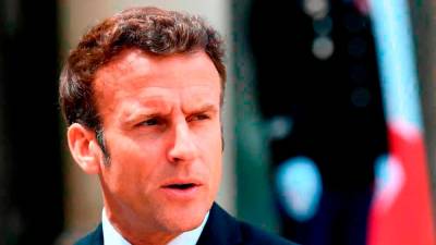 macron-mulling-referendums-to-break-parliament-deadlock:-govt-sources