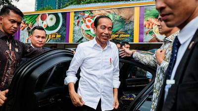 president-jokowi-sends-off-humanitarian-aid-for-palestinians-in-gaza