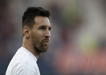 messi-exits-copa-america-final-in-64th-minute-with-apparent-leg-injury