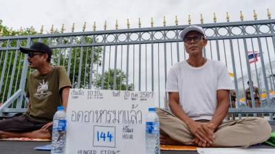 thai-activists-defy-‘munchies’-on-hunger-strike-for-marijuana-law