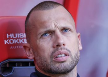 heitinga-social-media-post-comes-back-to-haunt-him-after-liverpool-appointment