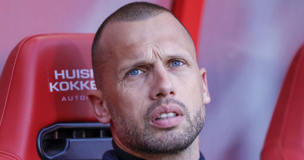 heitinga-social-media-post-comes-back-to-haunt-him-after-liverpool-appointment