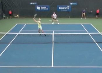 tennis-star-lajal-does-push-up-mid-match-and-hits-incredible-winner-on-next-shot