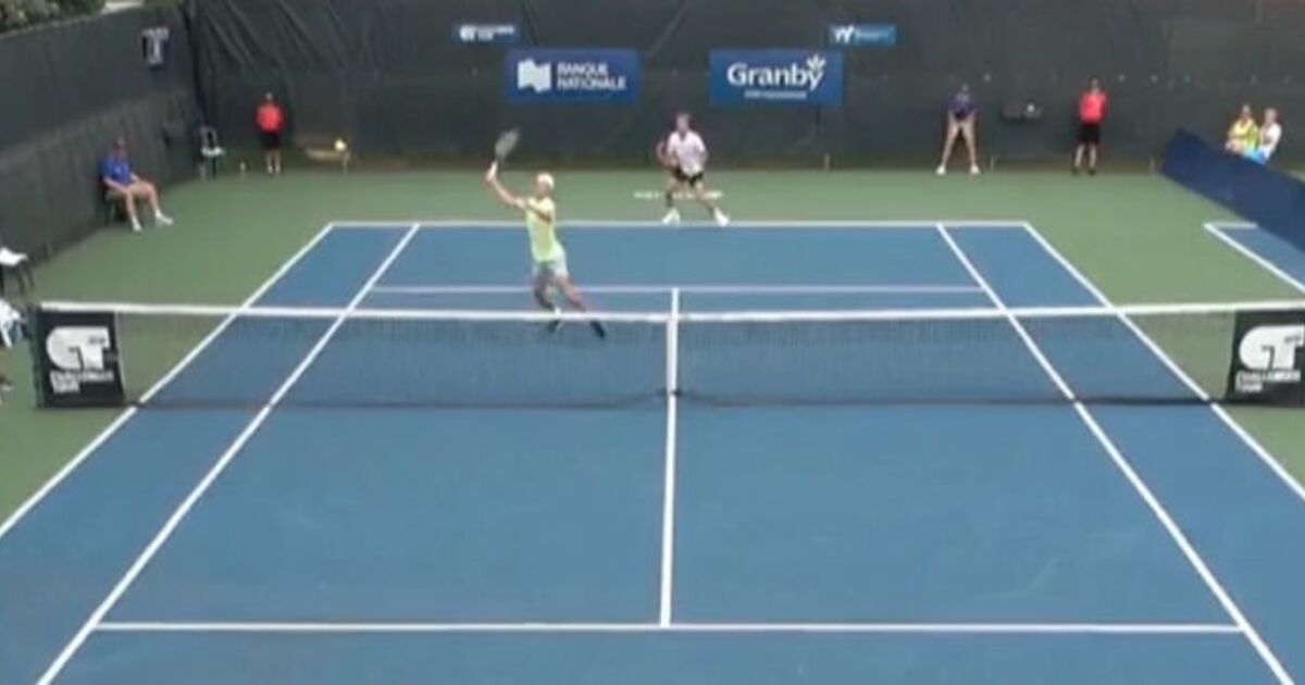 tennis-star-lajal-does-push-up-mid-match-and-hits-incredible-winner-on-next-shot