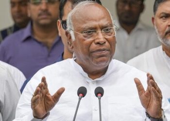 k'taka-job-quota-bill-put-on-hold-after-mallikarjun-kharge's-intervention