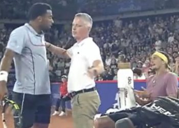 alexander-zverev-and-arthur-fils-row-on-court-as-umpire-separates-angry-stars