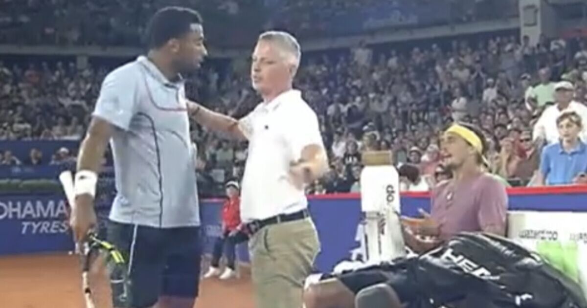 alexander-zverev-and-arthur-fils-row-on-court-as-umpire-separates-angry-stars