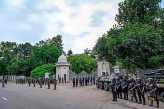 curfew-continues-in-bangladesh-as-students-want-government-order-on-new-quota