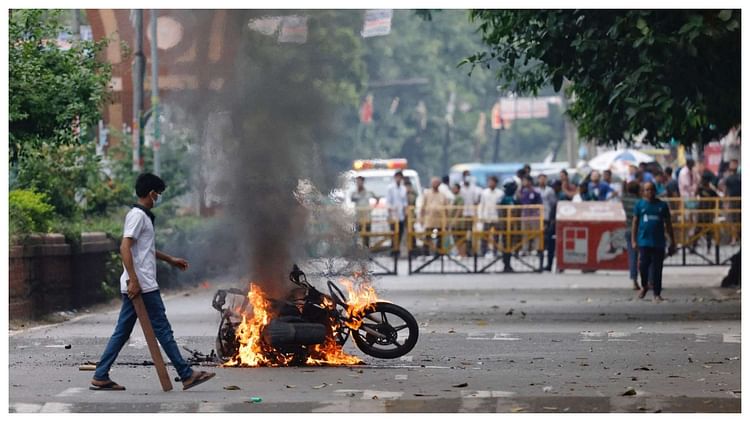 indo-bangla-trade:-हिंसा-की-वजह-से-भारत-बांग्लादेश-के-बीच-व्यापार-लगातार-दूसरे-दिन-ठप,-लोगों-की-आवाजाही-जारी