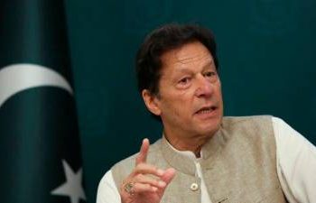 pakistan-police-detains-jailed-ex-pm-imran-khan’s-aides,-says-his-party