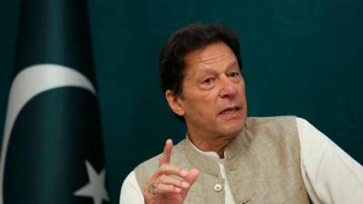 pakistan-police-detains-jailed-ex-pm-imran-khan’s-aides,-says-his-party