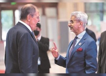 jaishankar-meets-russian-fm-lavrov-&-other-counterparts-in-laos;-exchange-views-on-ways-to-further-boost-bilateral-ties