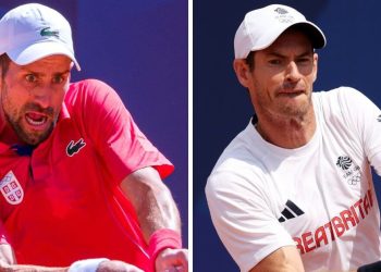 djokovic-approaches-murray-at-olympics-ahead-of-brit