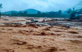 death-toll-in-india-landslides-reaches-93:-state-minister