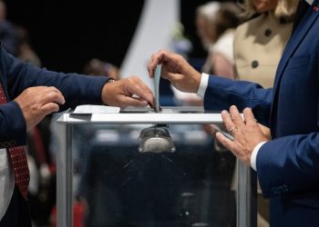 france-election:फ्रांस-में-पहले-चरण-में-दक्षिणपंथी-निकले आगे