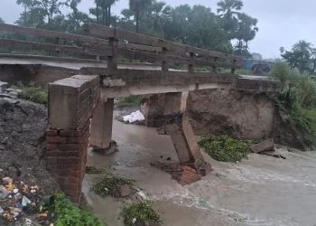 bihar-bridge-collapsed:-सारण-में-24-घंटे-के-अंदर-तीसरा-पुल-गिरा,-तेज-बहाव-नहीं-झेल-पाया-गंडक-नदी-पर-बना-ब्रिज