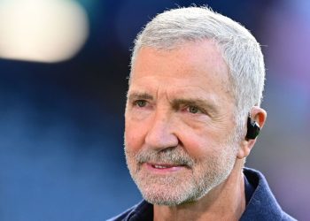 graeme-souness-breaks-down-in-tears-as-he-explains-he-was-target-of-a-shooting