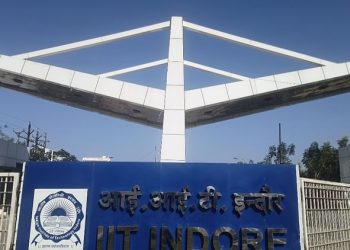 indore-news:-iit-को-बम-से-उड़ाने-की-धमकी-देने-वाला-पकड़ाया,-नौकरी-नहीं-दी-तो-मेल-किया