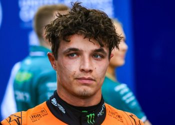 lando-norris-sent-four-word-warning-and-could-yet-suffer-from-mclaren-u-turn