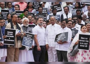 india-bloc-stages-protest-against-gst-on-health,-life-insurance-premiums