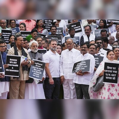 india-bloc-stages-protest-against-gst-on-health,-life-insurance-premiums