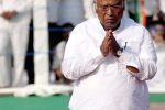 kharge-accuses-modi-govt-of-using-'dubious-employment-data-for-pr'