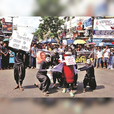 protests-take-a-bite-out-of-retail,-f&b-businesses-ahead-of-durga-puja