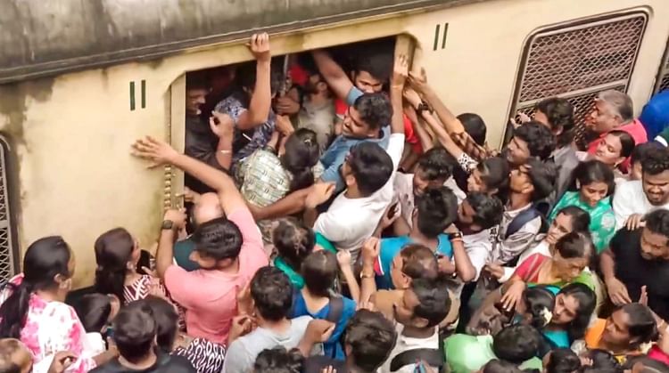 air-show:-चेन्नई-में-एयर-शो-के-दौरान-उमड़ी-भारी-भीड़,-दम-घुटने-से-पांच-की-मौत,-100-लोग-अस्पताल-में-भर्ती